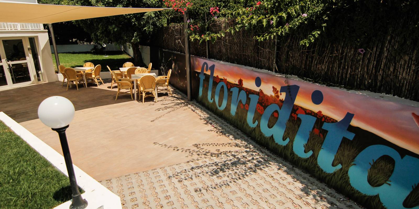 exterior hostel floridita exterior hostel floridita